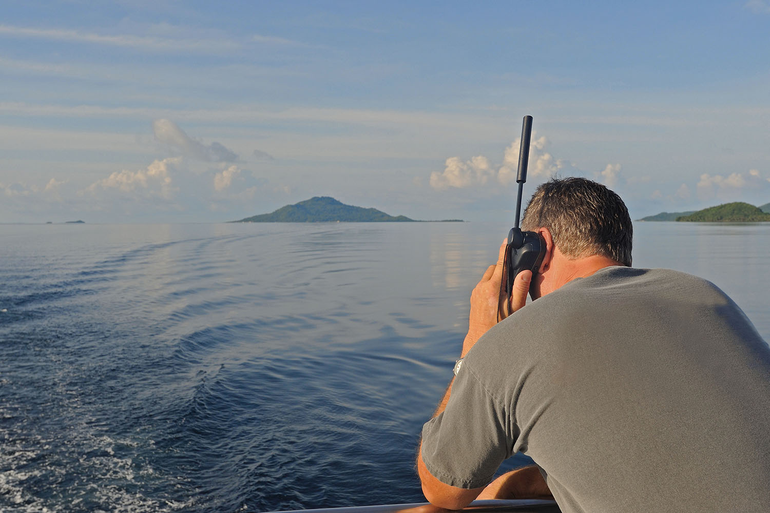 Satellite Phone Store - Graphic